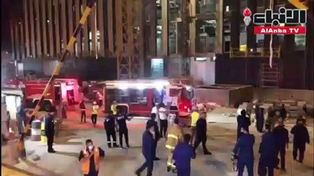 4 فرق للإطفاء تسيطر على حريق مبنى قيد الإنشاء تابع لقصر العدل