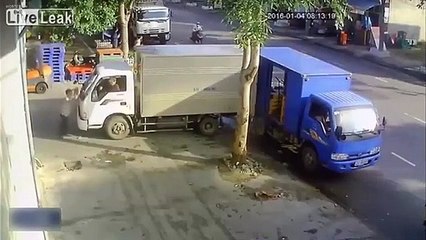 Talihsiz kamyon şoförü böyle ezildi