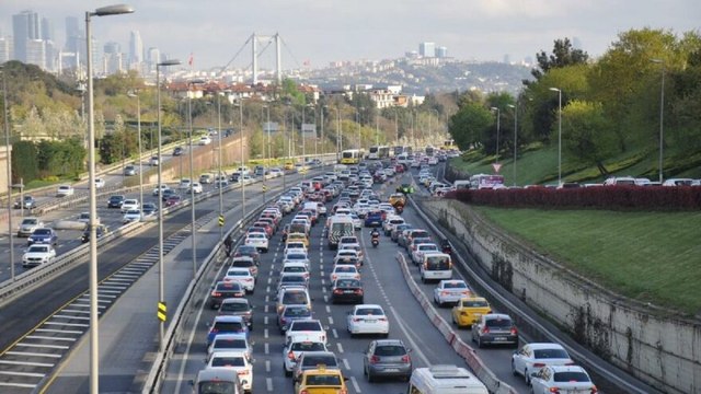 82 saatlik kısıtlama sonrası trafik yoğunluğu