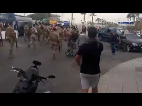 اشكال بين المتظاهرين والجيش اللبناني على الطريق البحرية بصيدا ووقوع جرحى