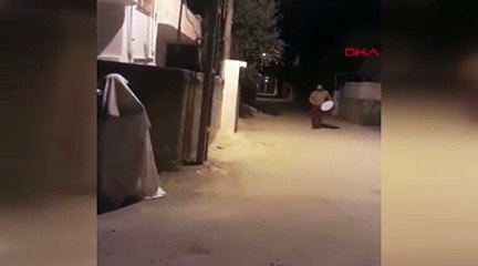 Üzerine çarşaf örtüp sahurda davulcuyu korkuttu, gözaltına alındı