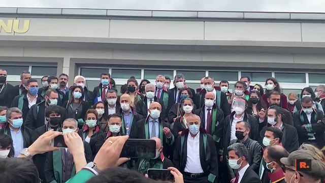 Kobanê davası: Avukatlar salonu terk etti