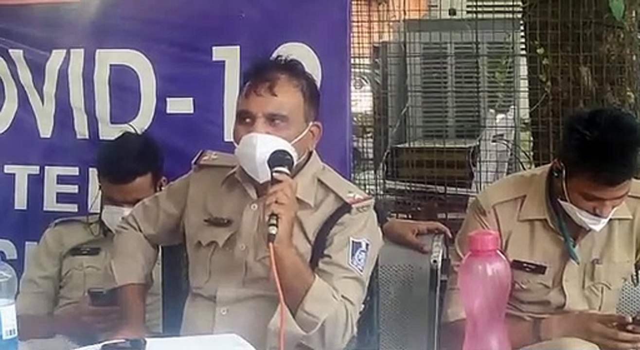 जिला अस्पताल कोरोना वार्ड के बाहर पुलिस ने अपने अस्थाई डेरा, हर समय पुलिस बल मौजूद