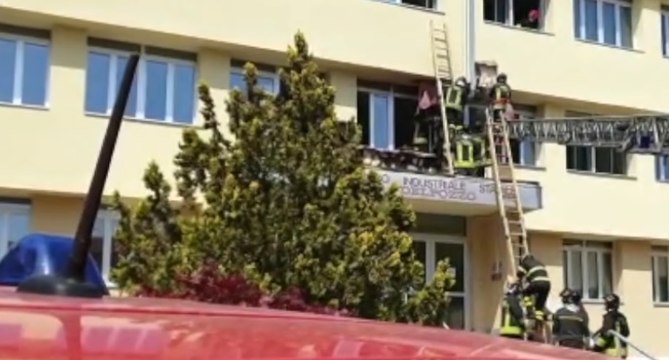 Cuneo - Incendio in istituto scolastico Mario Delpozzo (26.04.21)