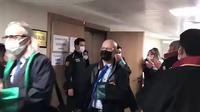 Kobani davasında avukatlar duruşma salonunu terk etti