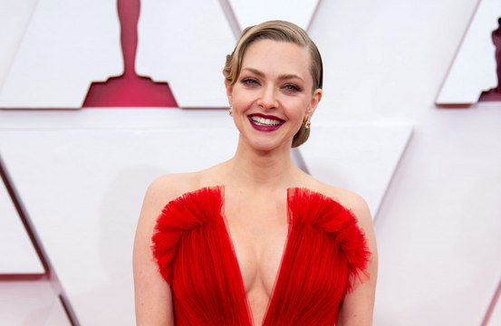 Amanda Seyfried wanted bold colour on Oscars red carpet