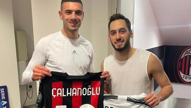Hakan Çalhanoğlu, Merih Demiral'ın aracılığıyla önümüzdeki sezon Juventus forması giyecek