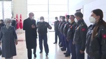 Cumhurbaşkanı Erdoğan, Esenboğa Havalimanında pilotların 