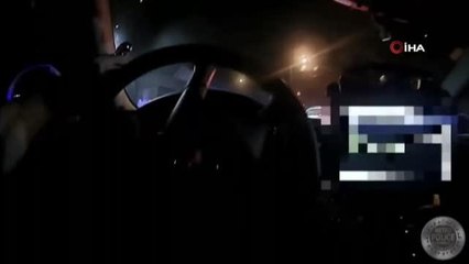 ABD polisi bıçakla üzerine koşan saldırgana kurşun yağdırdı