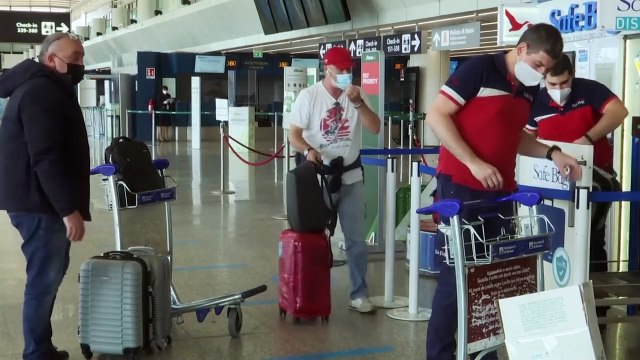 Κομισιόν: Προτείνει χαλάρωση κριτηρίων εισόδου για πλήρως εμβολιασμένους από τρίτες χώρες