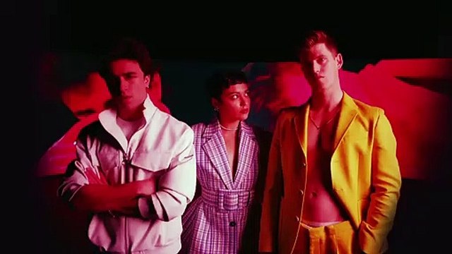 Promo de la trama que se traen Miguel Bernardeau, Itzan Escamilla y Carla Díaz en la temporada 4 de 'Élite'