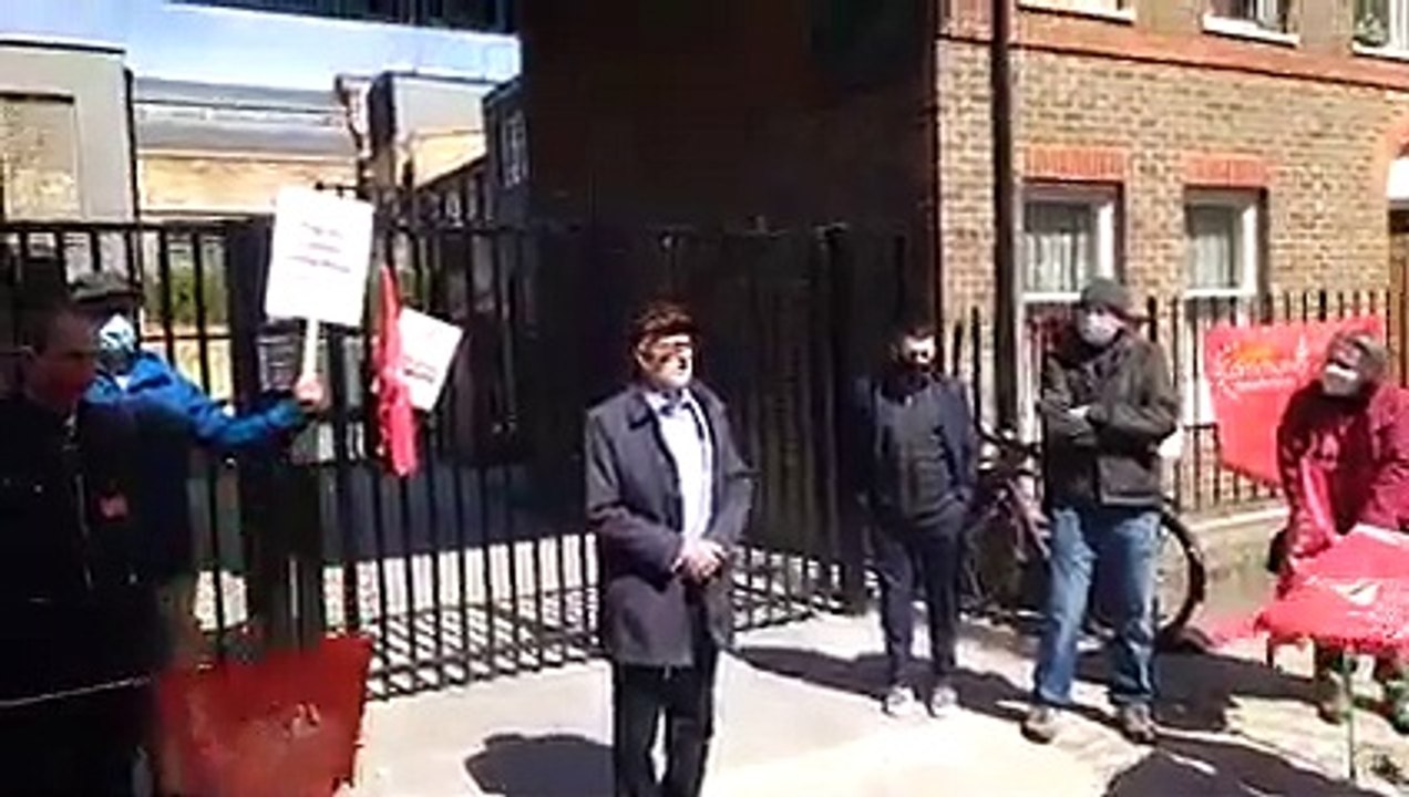 Jeremy Corbyn supports striking workers at Goodlord Picket Line.