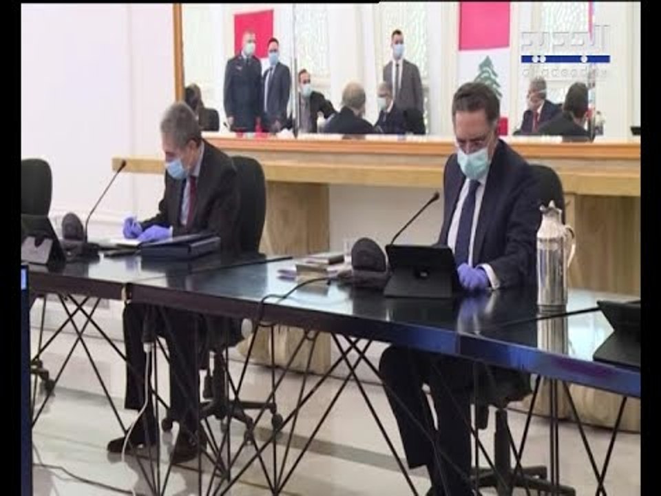 مجلس الوزراء يقرر تقديم 400 الف ليرة لكل عائلة...