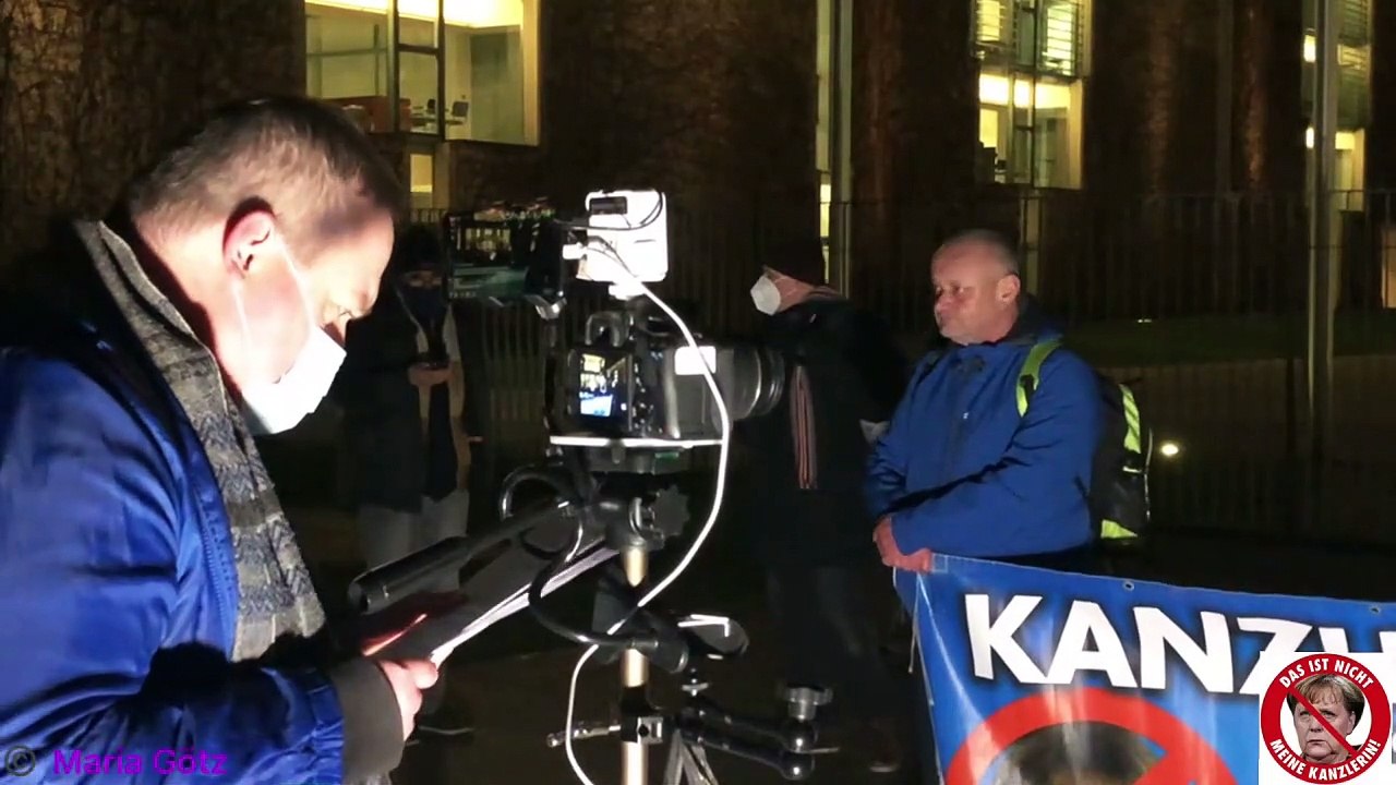 Mittwochabend vor dem Kanzleramt - #merkelmussweg​ - 193 - mit Franz Wiese - 27.01.21