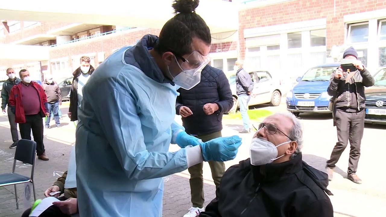 Berliner Moschee: Mit Corona-Test zum Freitagsgebet