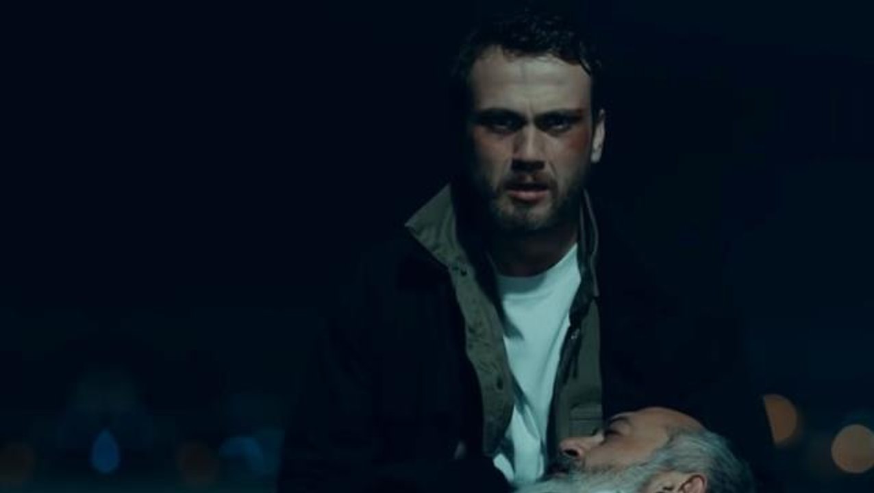 Final yapmaya hazırlanan Çukur'da Yaprak Dökümü devam ediyor! Kadir Çermik de diziye veda etti