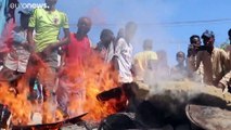 فيديو: مقاتلون موالون للمعارضة يسيطرون على أحياء في مقديشو
