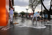 Vaka sayısının en fazla artış gösterdiği illerden Erzincan'da cadde ve sokaklar dezenfekte edildi