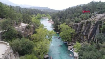 Doğa harikası kanyonlar turist bekliyor