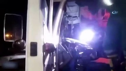 Hayatının en zor yolculuğunu yılanla birlikte yaptı