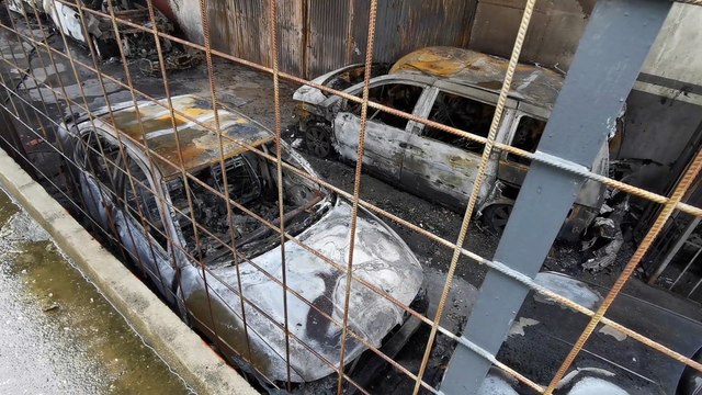 Un incendio destruye un taller mecánico en Córdoba con 45 coches en su interior