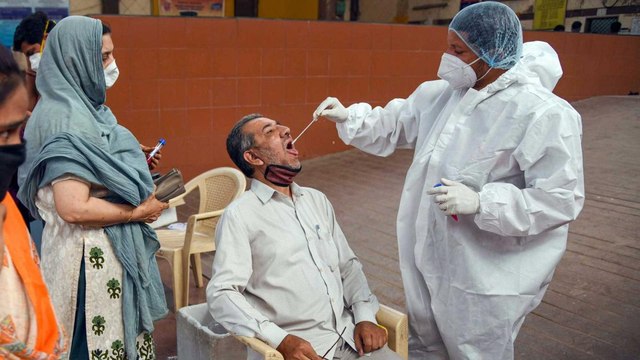 Lockdown effect: Maha and Delhi sees drop in new covid cases