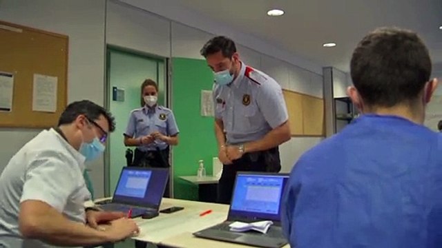 TSJC da 10 días al govern catalán para vacunar a policías y guardias civiles