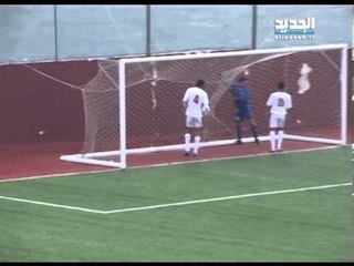 Video herunterladen: اوفسايد ملخص مباراة  التضامن صور - الراسينغ في كأس لبنان