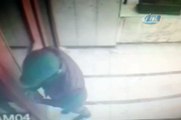 Hırsız broşür kullanarak kapıyı açtı