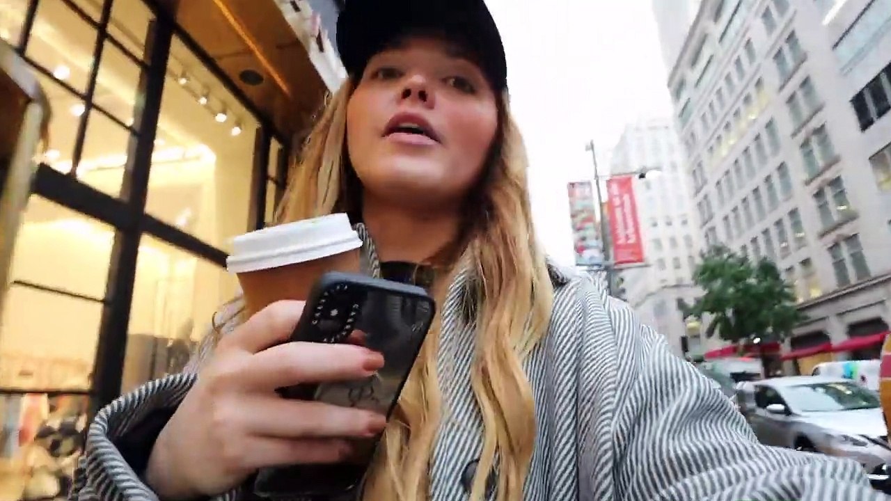 VLOG_ city morning routine, kitchen remodel, buying my Christmas tree, last college class ever