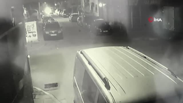 Son dakika haber: Polisten kaçan şüphelinin seyir halindeki araca çarptığı anlar kamerada