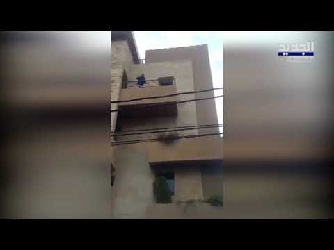 مناصرو التيار الوطني الحر يتضامنون مع جبران باسيل أمام منزله