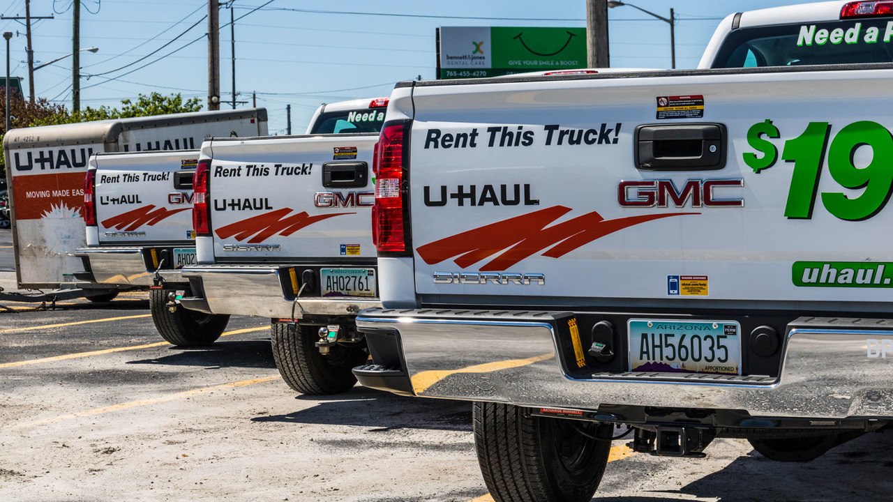 Tourists Are Renting U-Hauls in Hawaii to Avoid Extremely High Rental Car Costs