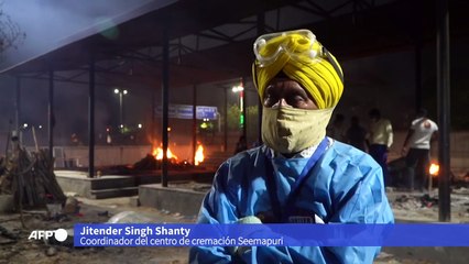 Crematorios hasta en un parking de India por ola de covid-19