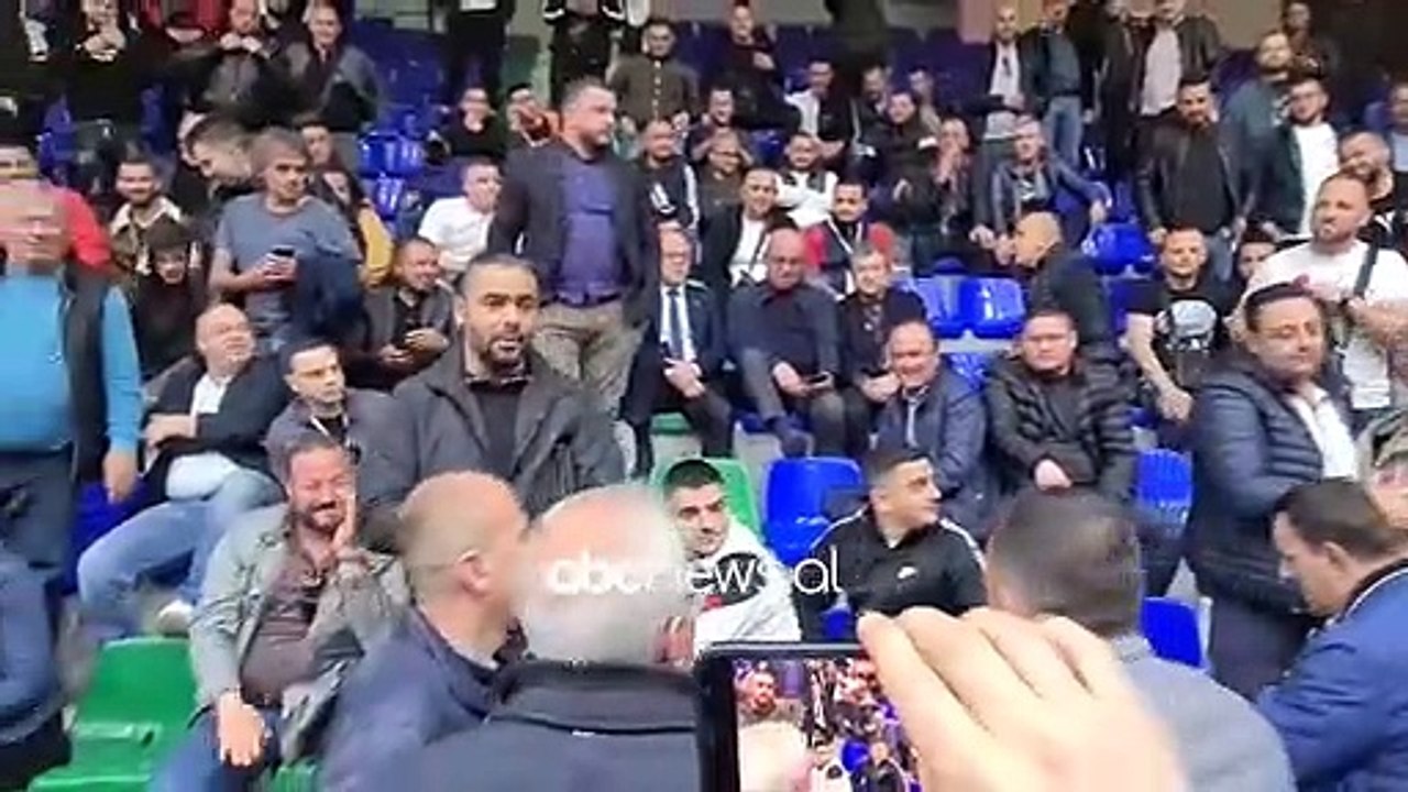 Moret k....ne Durres_ Dako provokon Xhaferajn, perplasje fizike mes mbeshtetesve _ ABC News Albania