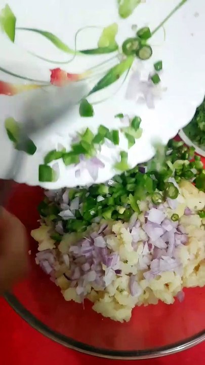 Crispy Potato chicken ballRecipe #Shorts #Iftar #Ramdan #Chicken ball #easy snacks Recipe By Safina kitchen