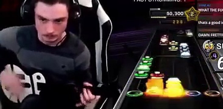 Ce gamer réussit un morceau impossible de Guitar Hero après 10 ans sans y toucher