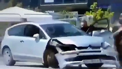 Un ninja aide la police à arrêter un conducteur fou