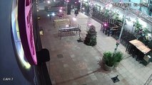 Homem samba em frente às câmeras antes de roubar loja na Asa Sul