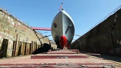 HMS Tamar is given a 'dazzle camouflage' makeover