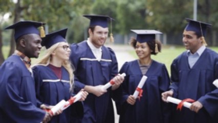 How New College Grads Can Build Up That All Important Credit History