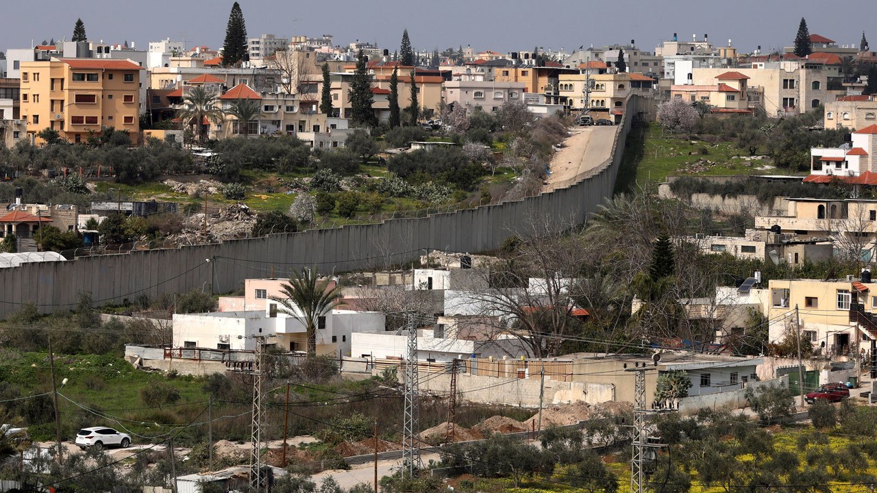 تقرير "هيومن رايتس ووتش".. السلطة الفلسطينية ترحب وإسرائيل تدين وأميركا تتحفظ