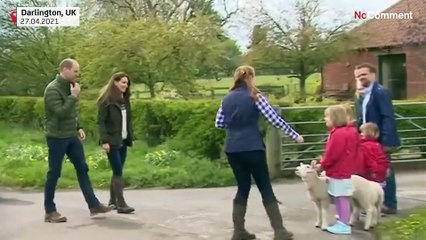 شاهد: الأمير ويليام وزوجته يقودان جرارًا زراعيا خلال جولة بمقاطعة دورهام