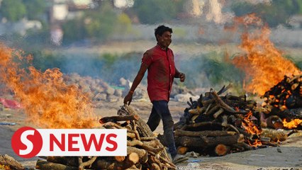 New Delhi crematoriums overrun amid Covid surge