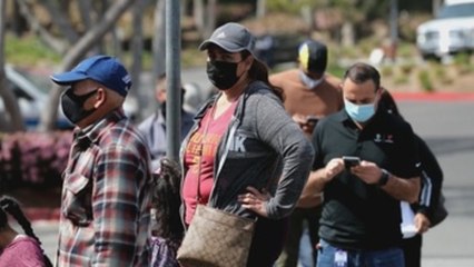 EE.UU. recomienda que los vacunados dejen de llevar mascarilla al aire libre