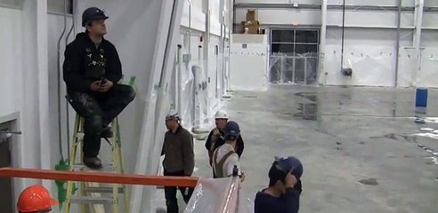 Uçak hangarında yangın söndürme köpüğü testi yapıldı