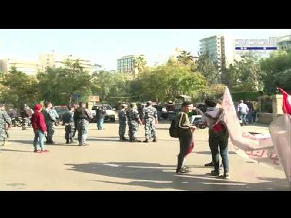 مسيرة من امام تلفزيون لبنان في تلة الخياط باتجاه وزارة الاعلام في منطقة الصنائع في بيروت