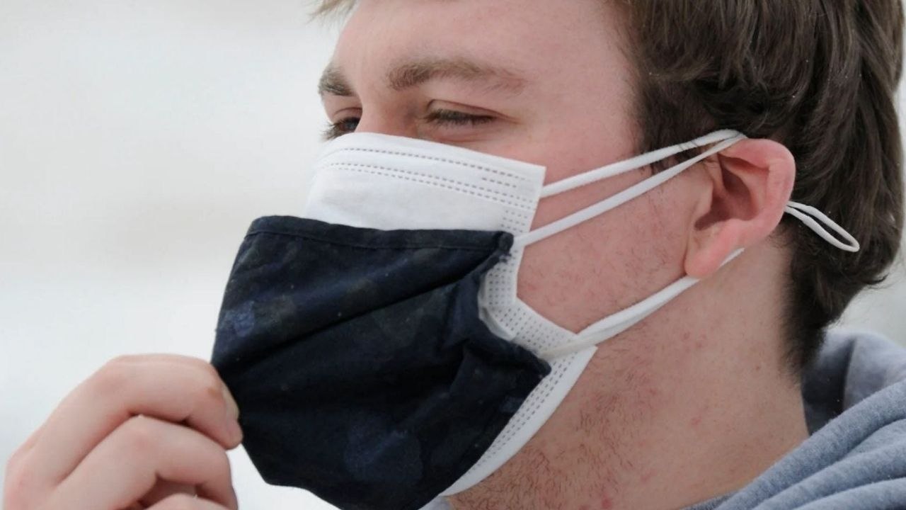 Corona Virus से बचाव के लिए Double Mask पहनते समय ना करें ये Mistakes, जानें Expert Advice | Boldsky