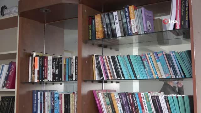 Kitapsever muhtar: Muhtarlığı kütüphaneye çevirdi