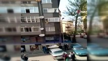 Kağıthane'de korku dolu anlar...Rus uyruklu kadın 2. kattan atladı, mahalleli battaniye ile yakaladı